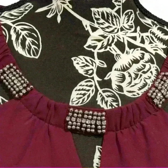 BCX Women's Maroon Keyhole Neck Blouse Beaded Detail Size Small - Picture 2 of 5